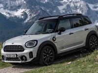 MINI、クロスオーバー車とEVを拡大…将来の新型車計画を発表 画像