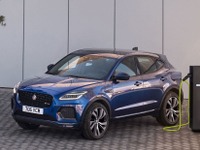 ジャガー E-PACE 改良新型、初のPHV設定…2021年欧州発売へ 画像