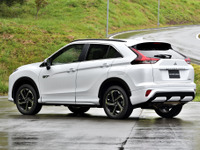 明暗を分けた中間決算---スバル営業利益上振れ、三菱自2098億円最終赤字［新聞ウォッチ］ 画像