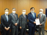 事故被害者救済へ2021年度も自賠責資金繰り戻しを…「自賠制度を考える会」が赤羽国交相に要望 画像