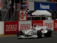 【Fニッポン 第6戦】決勝…第2レースでルマン優勝の荒聖治が初勝利 画像