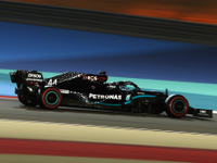 【F1 バーレーンGP】初日はハミルトンがトップ…レッドブル・ホンダのフェルスタッペンが2番手 画像