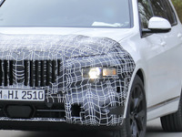 レクサスの新型7人乗りSUVを迎え撃つ!? BMW X7、早くも改良へ着手 画像
