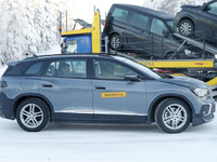 日本にも欲しい!? VWの3列シート電動SUV『ID.6』を北欧でスクープ！ 画像