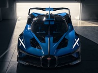 ブガッティの1850馬力ハイパーカー『ボリード』、新写真公開…CEO「砲弾に乗る感覚」 画像