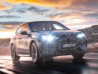BMWの新型EV『iX』、最終ウインターテストを北極圏で開始…2021年発売へ 画像
