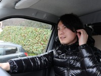 運転中の音声チャットサービスは合法…デバイス使用　国家公安委員会 画像