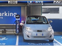 フィアットやジープの電動車、急速充電が可能に…イタリア・ミラノの空港 画像
