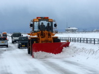 大雪によるガス欠、立往生に注意！…排気の確保、車内備品など 画像