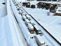 冬用タイヤの安全確認を義務付けへ---雪道を走行するトラック・バスの事業者 画像