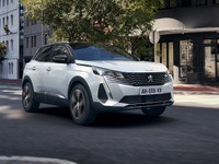 プジョー 3008 改良新型発売、トータル出力300psのPHEVモデル投入 画像