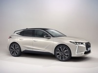DS 4 が3年ぶりに復活、新型は電動モデルを初設定…欧州発表 画像