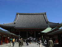 浅草寺の屋根、新日鉄のチタン15tを採用…本堂50年ぶりに葺き替え 画像