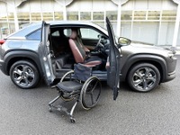 【マツダ MX-30 EV】車いすの積み込みや運転のしやすさを考えた自操車「Self-empowerment Driving Vehicle」 画像