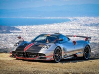 パガーニ ウアイラ・ロードスターBC、日本初上陸…3億9000万円のスーパーカー 画像