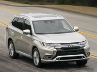 三菱 アウトランダーPHEV、EVモードの航続を9%拡大…2021年型を米国発表 画像
