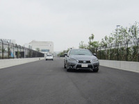 デンソーとKDDI、自動運転に5Gを活用する共同検証を開始 画像
