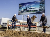 メルセデスAMGが新テクノロジーセンター起工、電動化の重要拠点に…2022年までに完成予定 画像