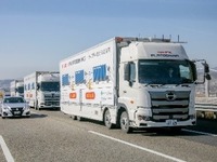 後続車無人のトラック隊列走行実証実験が成功 画像