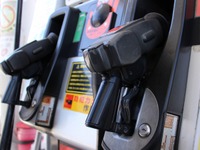 ガソリン価格急騰、レギュラーは1か月で6.5円値上がり 画像