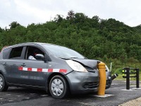 40km/hを受け止める『高強度車止め』発売---クルマの危険から歩行者を守る 画像