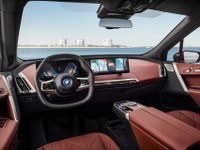 BMW「オペレーティングシステム8」、無線ソフト更新機能を強化…新型EV『iX』に初搭載 画像