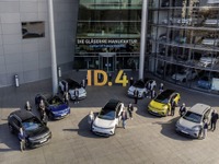 VWの新型EV『ID.4』、最初の顧客に引き渡し…全世界で15万台を2021年に納車予定 画像