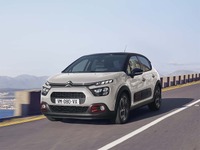 【シトロエンC3 改良新型】シックなマットディープレッドでドレスアップ、初の特別仕様車「C-シリーズ」発売 画像