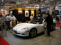 旅行博08…ハーツ、シボレー コルベット コンバーチブル を展示 画像