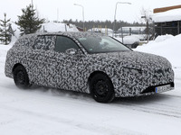 プジョー 308SW 新型は9月登場か？ オール電動化で300馬力PHEVも 画像