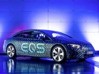 メルセデスベンツの新型EV『EQS』、充電を支援する最新コネクト採用 画像