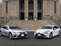 レクサス LS/トヨタ MIRAI、高度運転支援機能「アドバンスド ドライブ」を搭載 画像