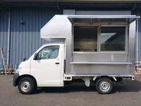 1トン車積載用シェル「トラベルトラックキッチン」発売へ、什器標準装備で価格は209万円 画像