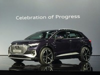 アウディ、小型電動SUV『Q4 e-tron』発表…航続は最大520km 画像