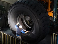 ブリヂストン、下関工場の設備刷新へ---鉱山・建設車両用タイヤの旗艦生産拠点 画像