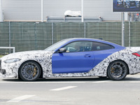 BMW M4 最強モデルの名は「CS」か「CSL」か…高速テストでボディパネル露出 画像