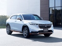 【ホンダ ヴェゼル 新型】「e：HEV」搭載など、7年ぶりのフルモデルチェンジ…価格は227万9200円より 画像
