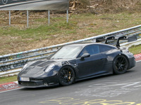 ポルシェ 911 GT3 RS が60ps超のパワーアップ!? ニュルで最終テスト 画像