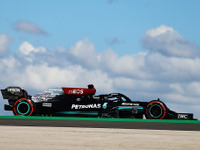 【F1 ポルトガルGP】フリー走行2回目はハミルトンがトップタイム…フェルスタッペンが2番手 画像
