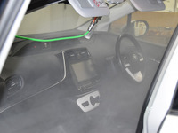 喫煙者も息苦しい！ プロショップが中古車のタバコ消臭に挑戦 画像