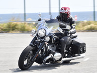 【BMW R18クラシック 試乗】R18が持つ唯一無二の世界観をさらに広げた…鈴木大五郎 画像