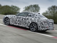 BMW 2シリーズクーペ 次期型に「M」、直6ターボは374馬力…プロトタイプの写真 画像