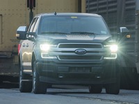 フォードの電動ピックアップトラック、ティザー　5月19日にモデル発表予定 画像