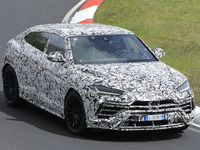ランボルギーニ ウルス、噂の「EVO」がニュル出現…最高出力は670馬力オーバーか 画像
