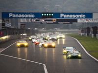 【スーパー耐久 第3戦】富士24時間の決勝がスタート…290号車マクラーレンが序盤からリード 画像