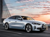 BMW、新型EV『i4』を欧州で発表…航続は590km 画像