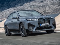 BMW iX に高性能な「xDrive50」、ツインモーターは523hpのパワー 画像