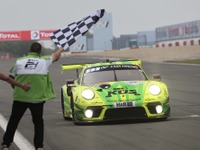 【ニュル24時間】14時間半の中断、アイフェルスプリントを制したのはマンタイ・ポルシェ 画像