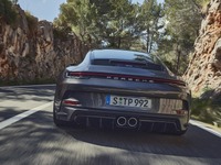 ポルシェ 911 GT3 新型に「ツーリングパッケージ」、リアウイングを廃止…欧州発表 画像