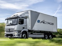 メルセデスベンツ、新型EVトラック『eアクトロス』発表…航続は400km 画像